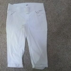 White denim maternity capri